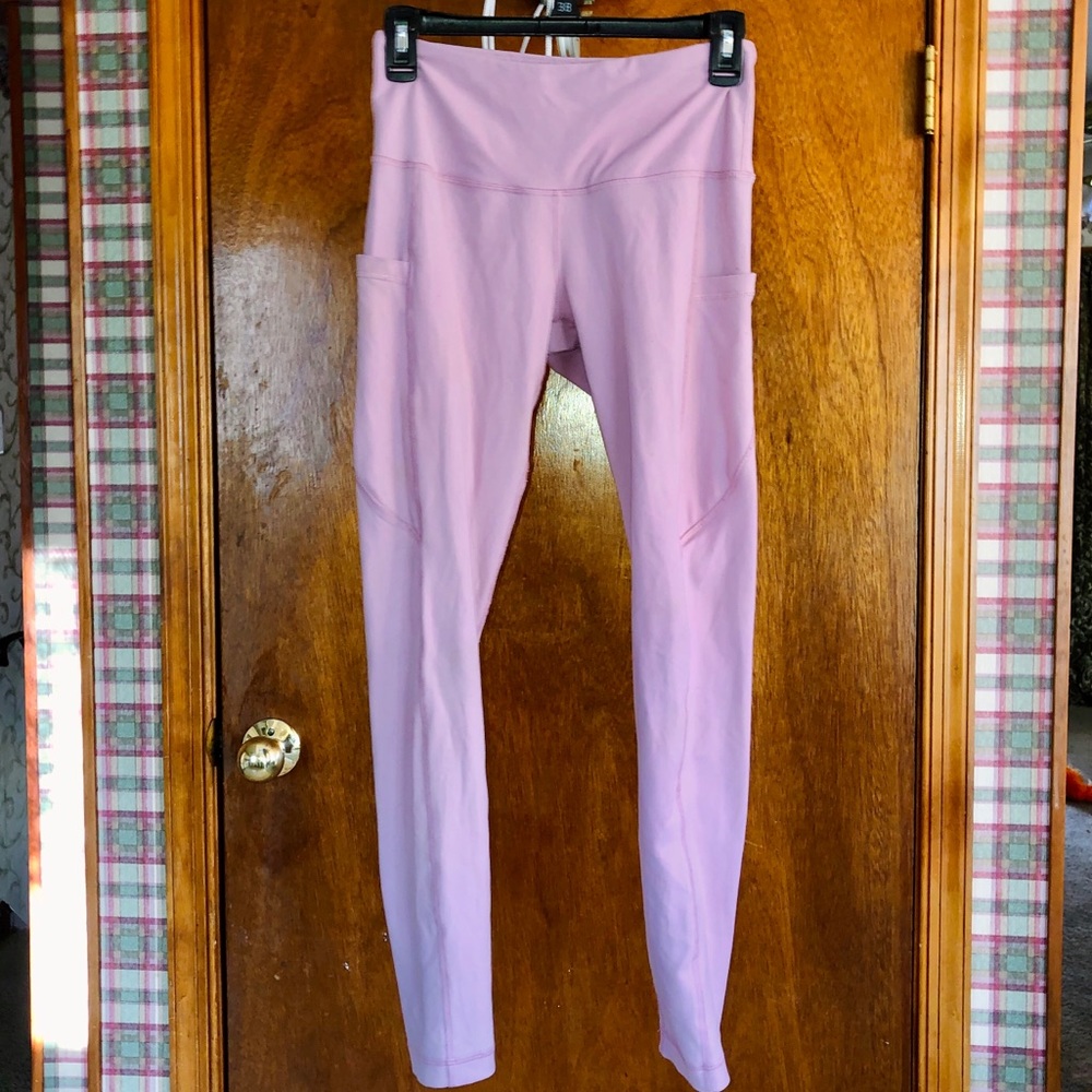 Light Pink Athletic Leggings with pockets